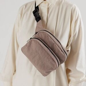 Baggu Fanny Pack - taupe colour NWT